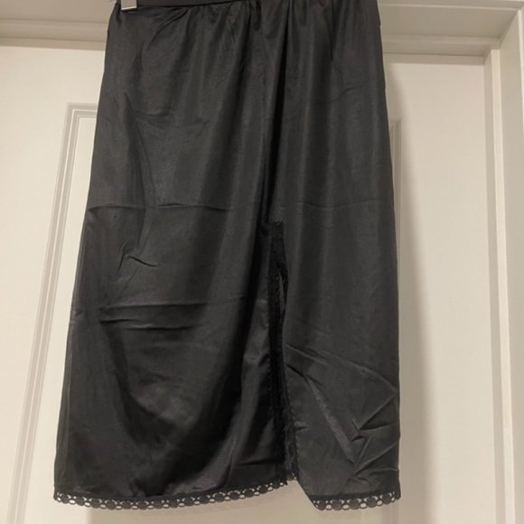 Vintage - Underskirts - various (blue, black, white, pink) - Picture 2 of 8